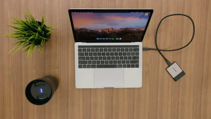 how to take a video on macbook